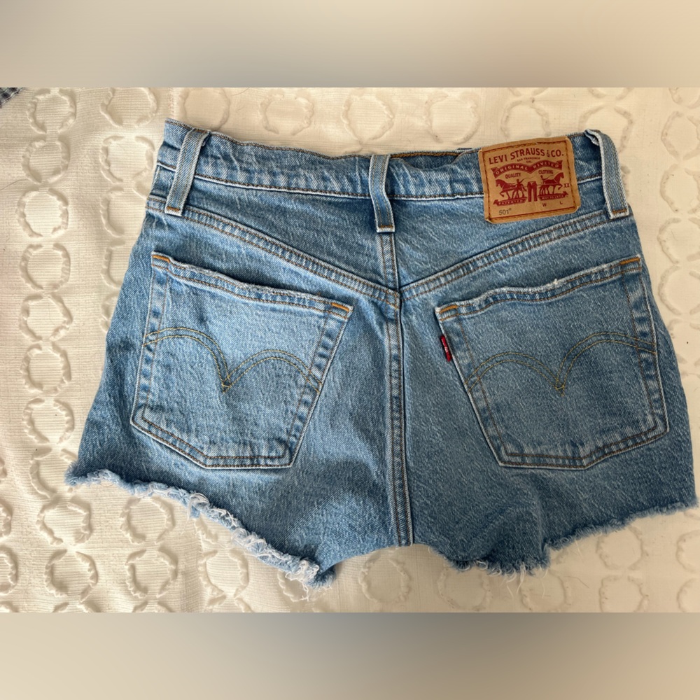 Levi 501 Jean Shorts - W24